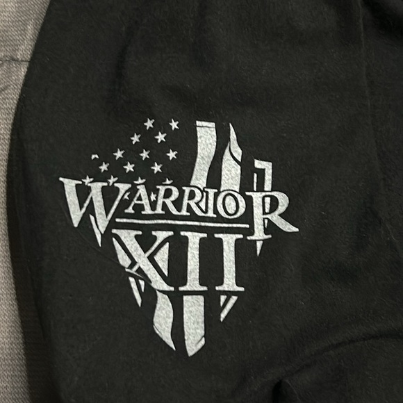 Mens XL long sleeve T-shirt. Great for your Irish cop! - Picture 2 of 5